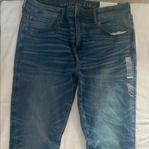 American Eagle Move Free athletic jeans 36x32